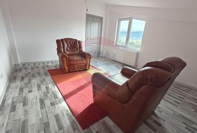 Hala noua 555mp, curte betonata 1000mp, zona de est, de inchiriat - 17