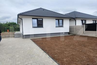 Casa de vanzare, 83 mp, cu 4 camere, zona Partos - 2