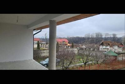 Casă cu 5 camere în Bârsești - 1