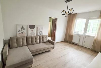Apartament La Cheie - Renovat Complet - Zona Scoala 8 - 1