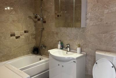 Apartament cu 3 camere decomandat în Florești