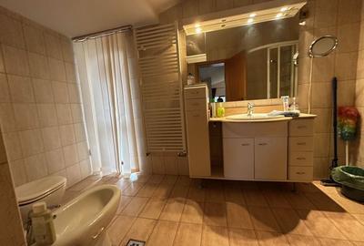 Casă / Vilă cu 6 camere în zona  Calea Aradului - 46