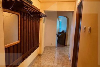 Apartament cu 4 camere decomandat în Sud