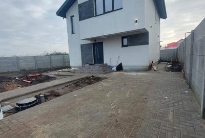 Casă individuală cu 4 camere cu Canalizare în Pantelimon - 15