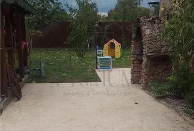 Casă cu 5 camere cu Canalizare în Lipovei