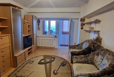 Garsonira decomandata, etaj intermediar, bloc cu lift. - 1