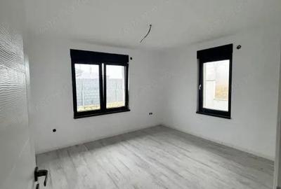 Casă cu Teren 600 Mp în Satu Nou de Jos - 4