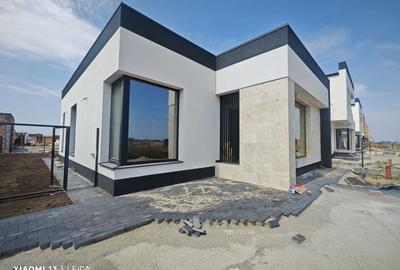 Vila individuala 4 camere -curte 409mp - 1
