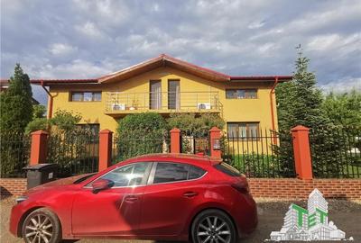 Vila lux 5 camere cu gradina superba centru Domnesti Vila lux 5 camere cu gradina superba centru Domnesti - 1