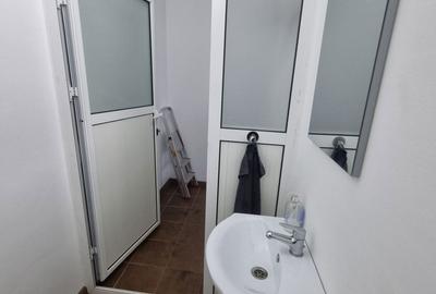 Spațiu comercial, de 32 mp, în Universității - 8