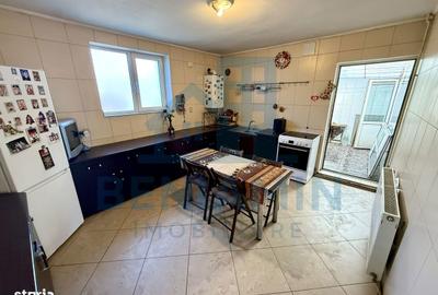 Casă cu 5 camere cu Teren 214 Mp în Central - 4