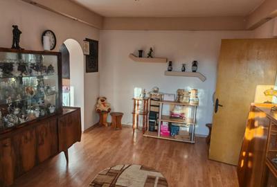 Apartament cu 2 camere semidecomandat în Dacia