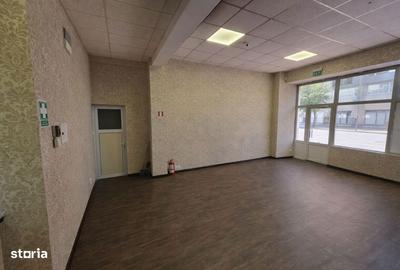 Spațiu comercial, de 45 mp, în Baza 3 - 3