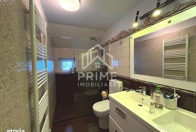 Casă cu 7 camere cu Teren 1004 Mp în Central - 11