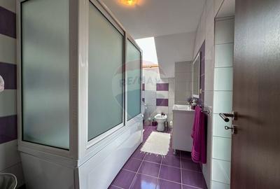 Vila de vanzare pe Str.Strugurilor/Terezian - 11