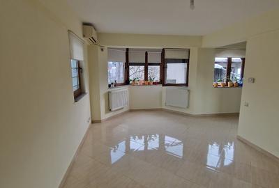 Apartament cu 2 camere decomandat în P-ța Muncii