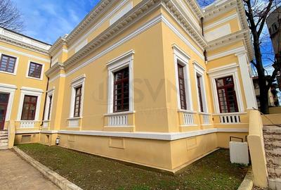 Casă individuală cu 12 camere în P-ța Romană
