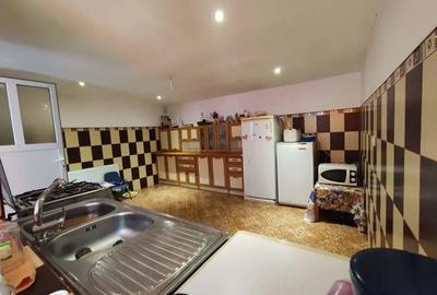 Casă cu 2 camere cu Teren 2800 Mp în Strezeni - 1