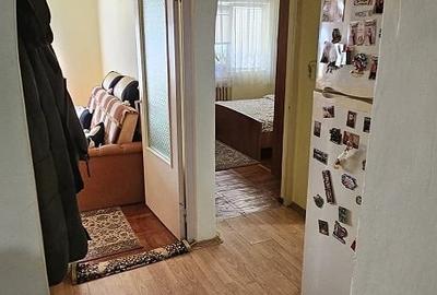 Apartament cu 3 camere decomandat în Micro IV - 8