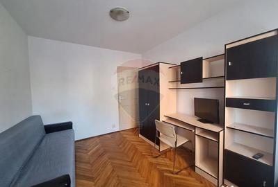 Apartament cu 3 camere decomandat în Sub Arini - 2