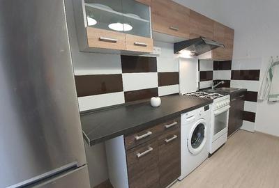 Apartament cu 2 camere decomandat în Aradului