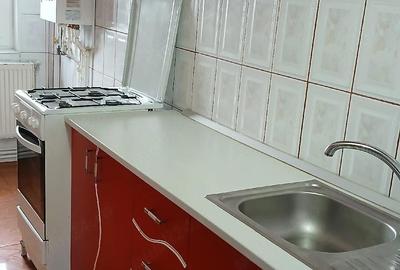 Garsonieră decomandată în Contactoare - 2