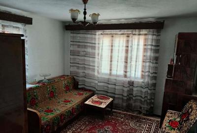 Casă cu Garaj în Șomănești - 1