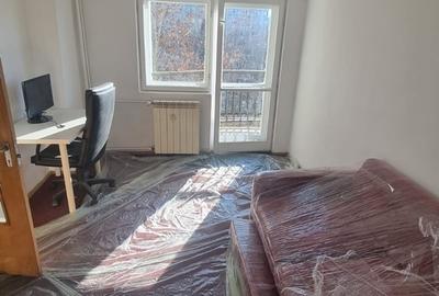 Apartament cu 3 camere decomandat în Unirii