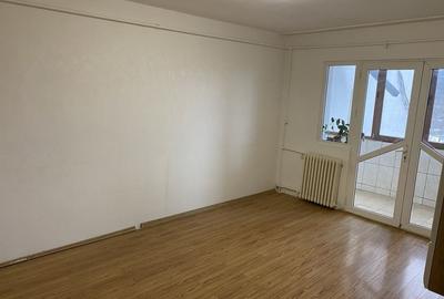 Apartament 4 camere decomandat, 81 mp, etaj 3/3 cu pod