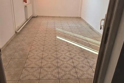 Spațiu comercial, de 30 mp, în Central - 4