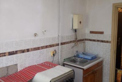 Apartament cu 4 camere decomandat în Central - 2