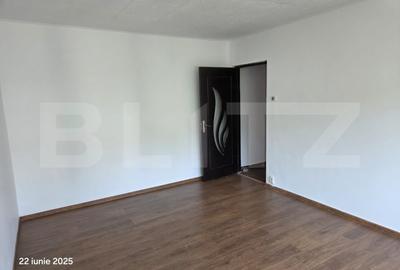 Apartament de vanzare, cu 2 camere, 37 mp, zona Micro 11
