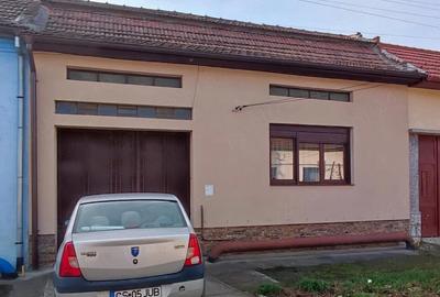 Casă cu Teren 512 Mp în Central - 2