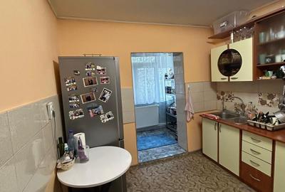 Apartament cu 3 camere, mobilat în Poarta 6 - 3