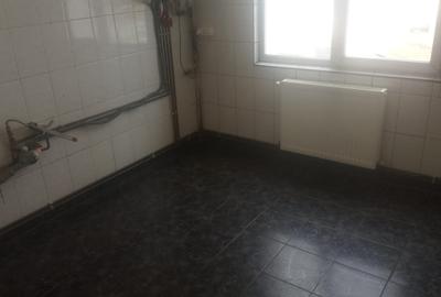 Garsonieră decomandată în Astra - 3