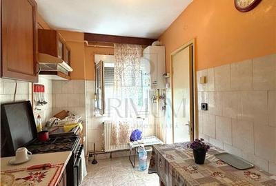 Gheorghe Lazar - decomandat - etaj 3 - centrala proprie - vedere pe 2 laturi! - 3