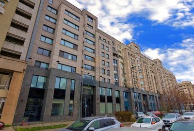 Birou, de 3,559 mp, în Central