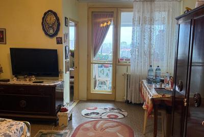 Garsonieră semidecomandată în Titan