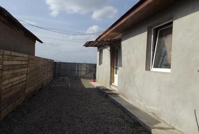 Casă cu Teren 230 Mp în Zănești - 3