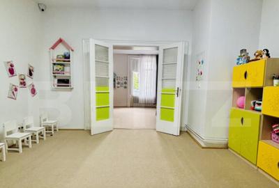 Casa cu 10 camere, ideala pentru locuin?a sau sediu firm? - 2