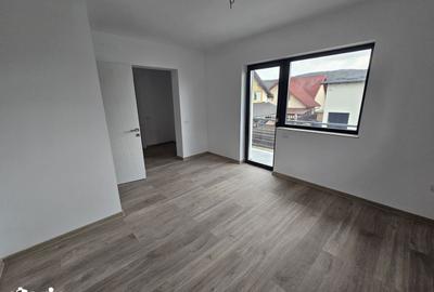 Casă cu 4 camere cu Teren 390 Mp în Ștefănești - 7