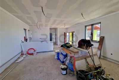 Casă cu 3 camere cu Teren 350 Mp în Borș - 8