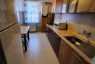 Apartament cu 3 camere, spre inchiriere, in Cart. Tudor, etaj VI - 2