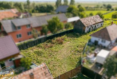 FILM! 2.000 mp teren intravilan, cu utilitati, apreciabil a - 9