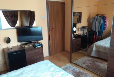 Apartament cu 4 camere decomandat în Balta Albă - 4