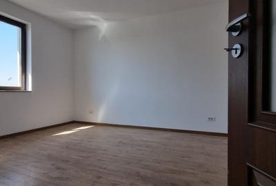 Casă individuală cu 4 camere cu Canalizare în Nord - 12