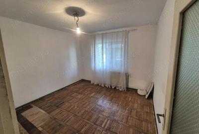 Vand 3 camere parter Lunca - 2