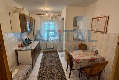 Apartament cu 3 camere decomandat în Micro IV