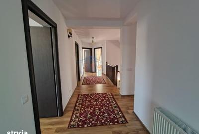Casă cu 7 camere cu Teren 800 Mp în Șcheia