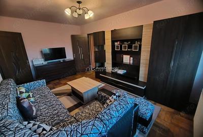 Apartament cu 3 camere semidecomandat în Aurel Vlaicu